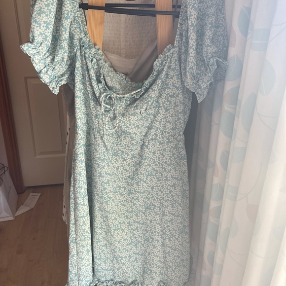 🌿Green floral blossom dress🌿 - Picture 2 of 4